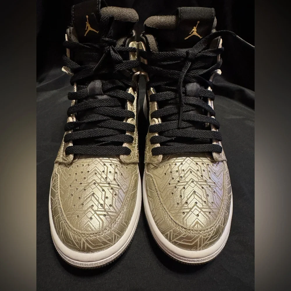 Air Jordan 1 Zoom CMFT Laser Gold and Black Sneakers Size 7 Women 8.5 Unisex - Picture 10 of 16